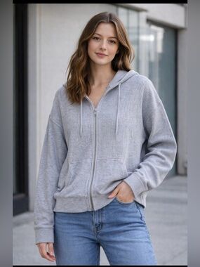 Forever 21. Light Gray Zip-Front Hoodie - Women